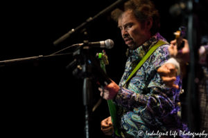 Jeff Cook of country band Alabama live at Starlight Theatre, Kansas City concert photography.