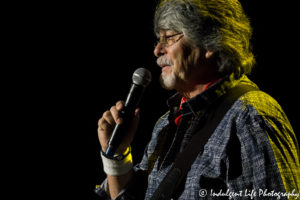 Randy Owen of country band Alabama live at Starlight Theatre, Kansas City concert photography.