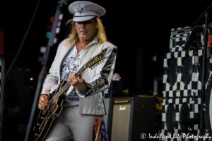 Robin Zander of Cheap Trick at Starlight Theatre, Kansas City concert photography.