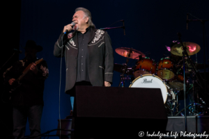 Gene Watson performing live with Farewell Party Band members Chad Phillips on guitar and Todd Hines on drums at Ameristar Casino Hotel Kansas City on February 24, 2018.