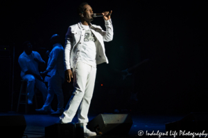 Shawn Stockman of Boyz II Men addressing the crowd at the Komen event Rock the Ribbon III at Midland Theatre in Kansas City, MO on June 21, 2018.