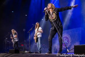 David Coverdale performing live with Whitesnake guitarists Michael Devin and Joel Hoekstra at Starlight Theatre in Kansas City, MO on July 17, 2018.