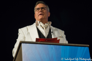 Last Fan Standing host Bruce Campbell asking pop culture questions at Liberty Hall in Lawrence, KS on November 15, 2018.