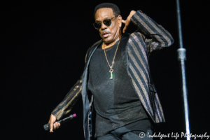 Charlie Wilson getting a huge crowd ovation at Municipal Auditorium in KCMO on Valentine's Day 2019.