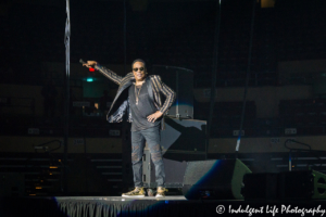 Charlie Wilson getting a huge reaction from the crowd at Municipal Auditorium in Kansas City, MO on February 14, 2019.