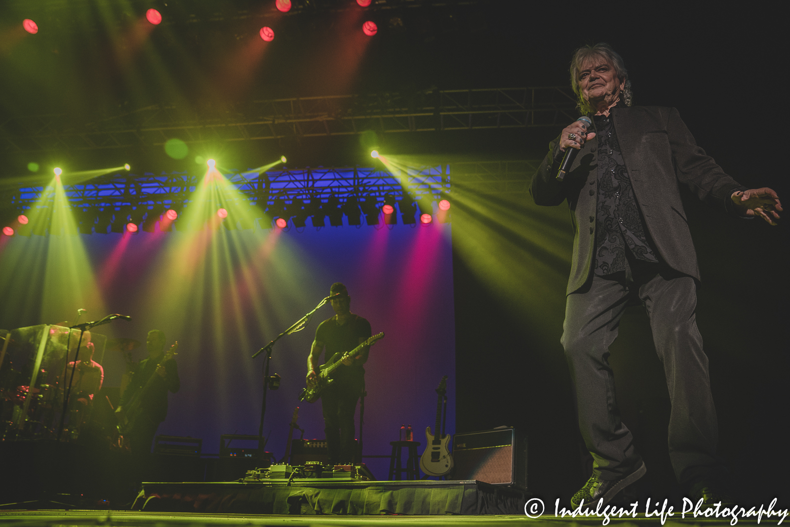 Air Supply lead singer Russell Hitchcock performing with band members Pavel Valdman, Doug Gild and Aaron McLain at Ameristar Casino's Star Pavilion in Kansas City, MO on May 7, 2022.