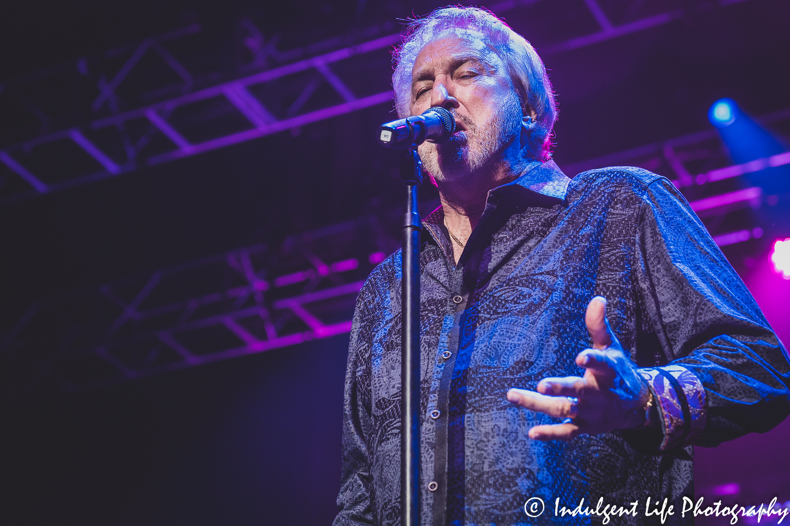 The Oak Ridge Boys lead singer Duane Allen live in concert at Ameristar Casino's Star Pavilion in Kansas City, MO on July 15, 2022.