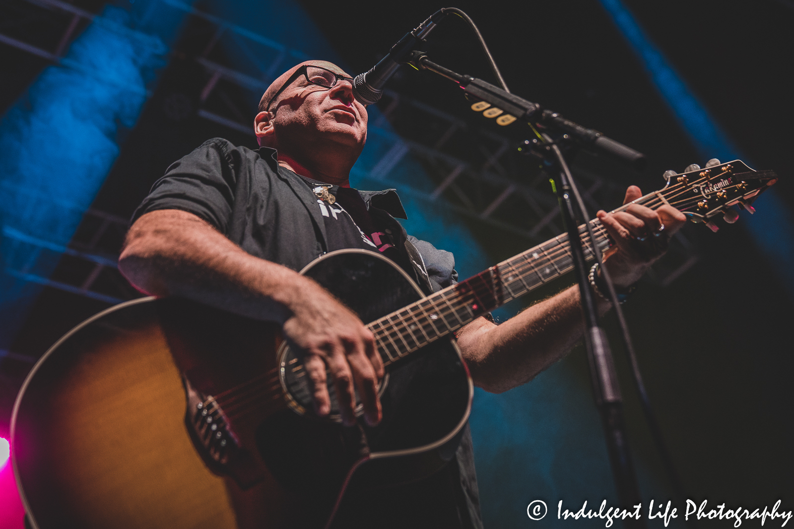 Sister Hazel lead singer Ken Block performing live at Star Pavilion inside of Ameristar Casino in Kansas City, MO on October 21, 2022.