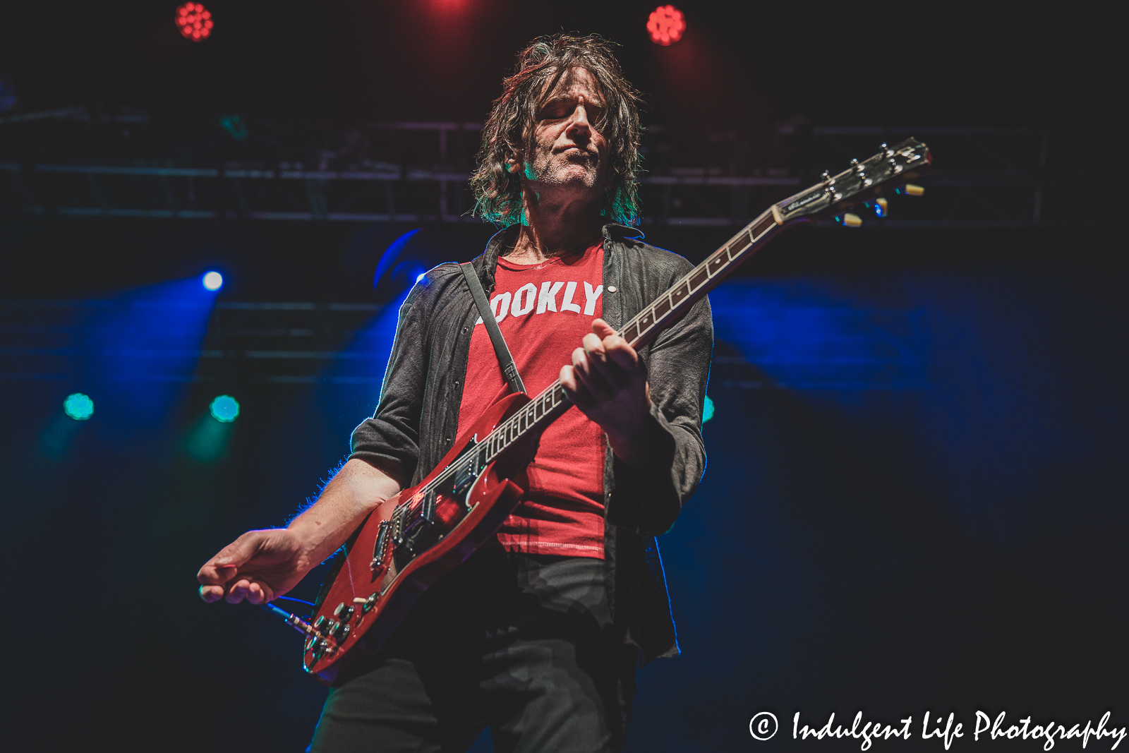 Spin Doctors guitarist Eric Schenkman playing live at Ameristar Casino's Star Pavilion in Kansas City, MO on October 21, 2022.